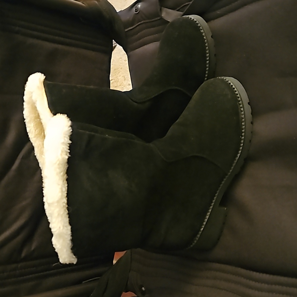 Zip up fleece lining Chelsea boots